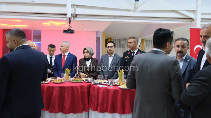 Karamanda Cumhuriyet Bayrami Kabul Toreni Duzenlendi7