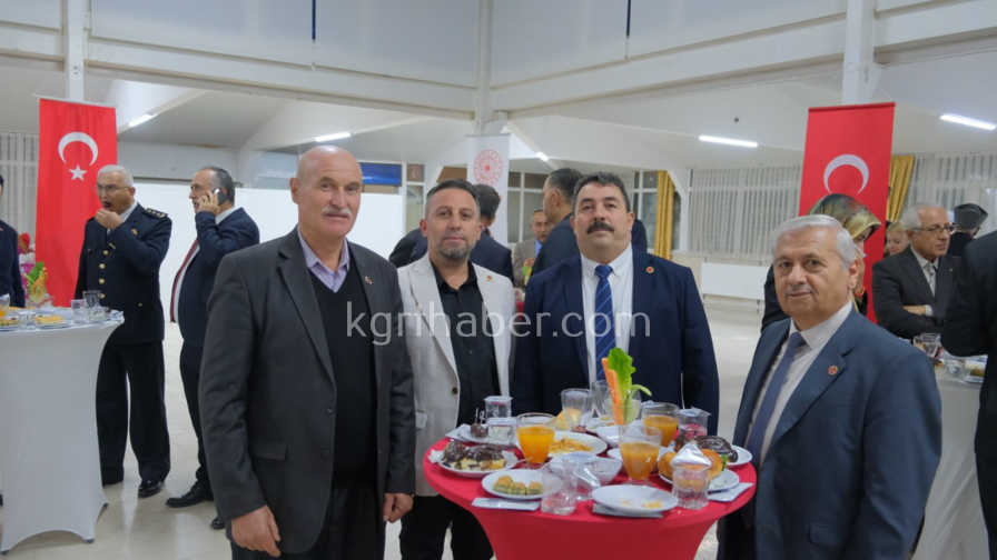 Karamanda Cumhuriyet Bayrami Kabul Toreni Duzenlendi9