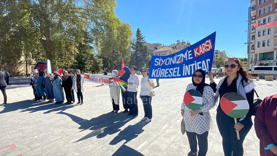 Karamanda Kadinlardan Gazze Icin Sessiz Ciglik Etkinligi3