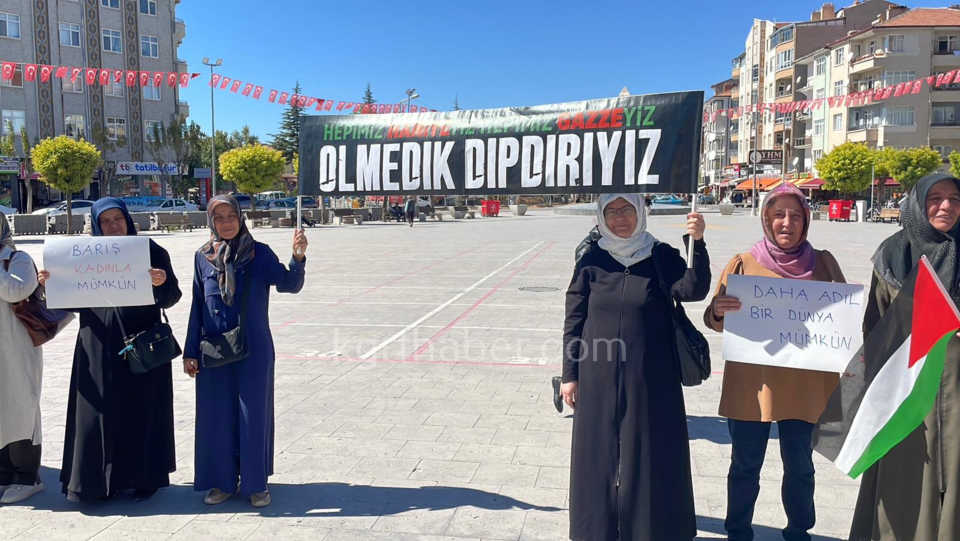 Karamanda Kadinlardan Gazze Icin Sessiz Ciglik Etkinligi7