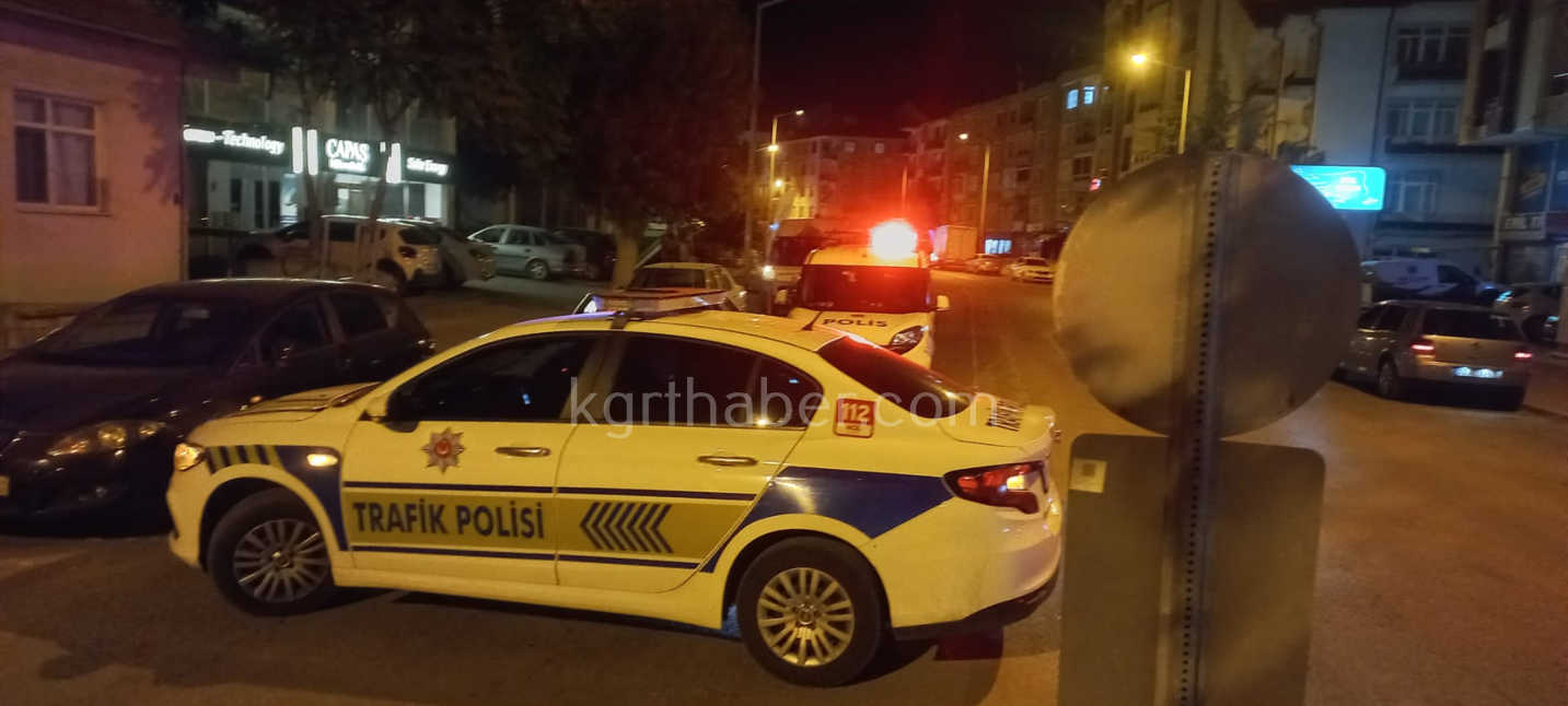 Karamanda Karsi Seride Ucan Otomobil 2 Araca Carparak Durabildi3