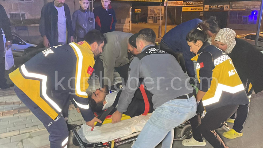 Karamanda Motosiklet Yayaya Carpti 2 Genc Yarali10