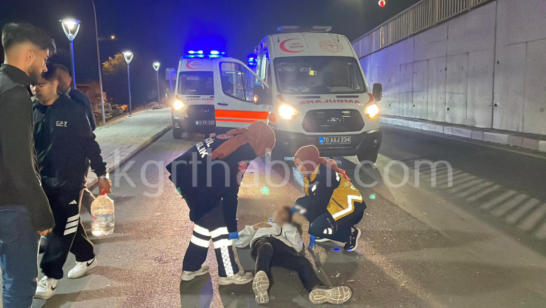 Karamanda Motosiklet Yayaya Carpti 2 Genc Yarali14