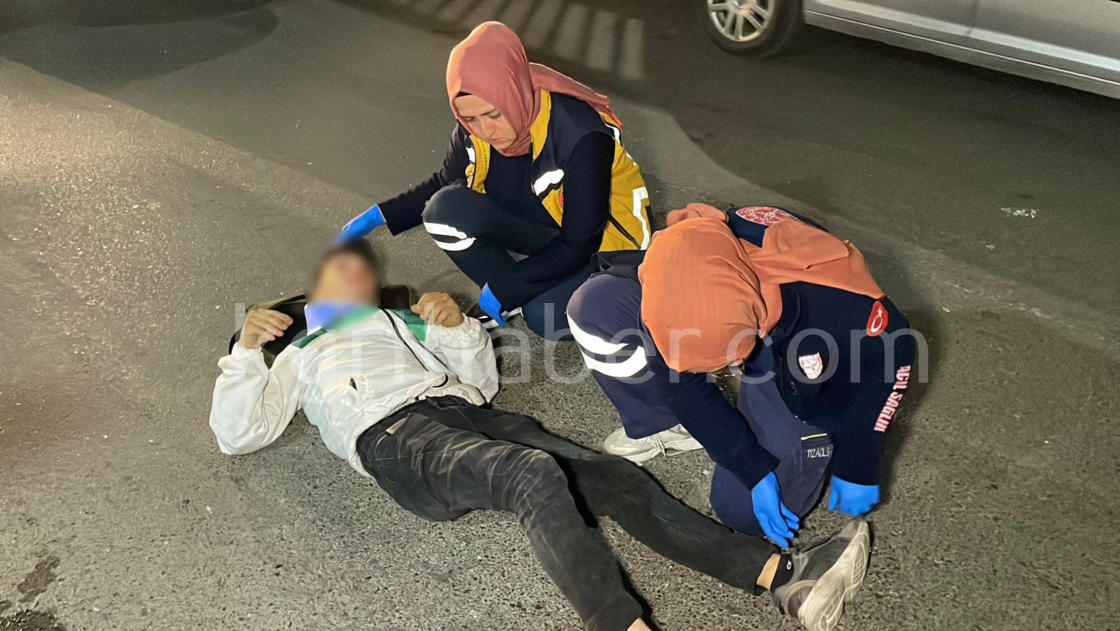 Karamanda Motosiklet Yayaya Carpti 2 Genc Yarali15