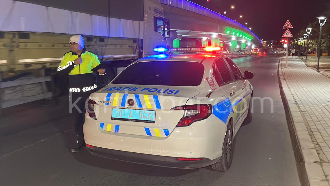 Karamanda Motosiklet Yayaya Carpti 2 Genc Yarali5