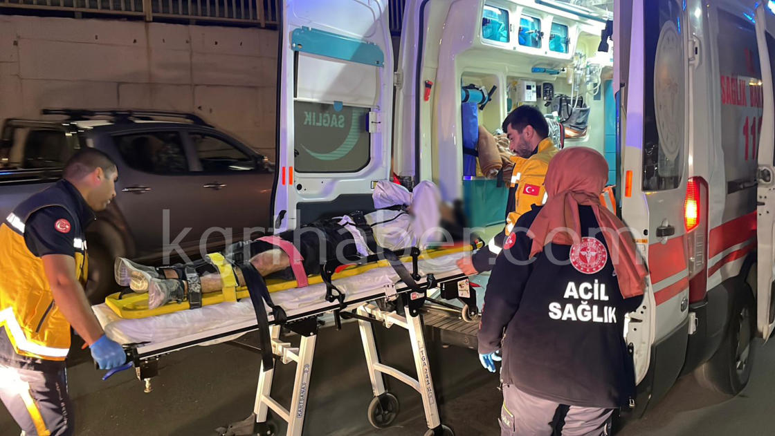 Karamanda Motosiklet Yayaya Carpti 2 Genc Yarali6