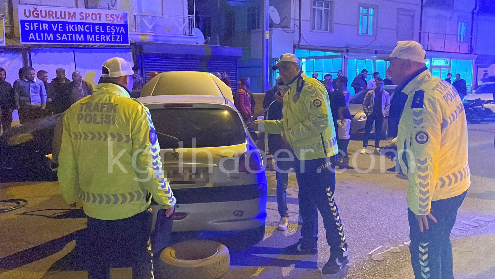 Karamanda Sikismali Kaza 2 Yarali10