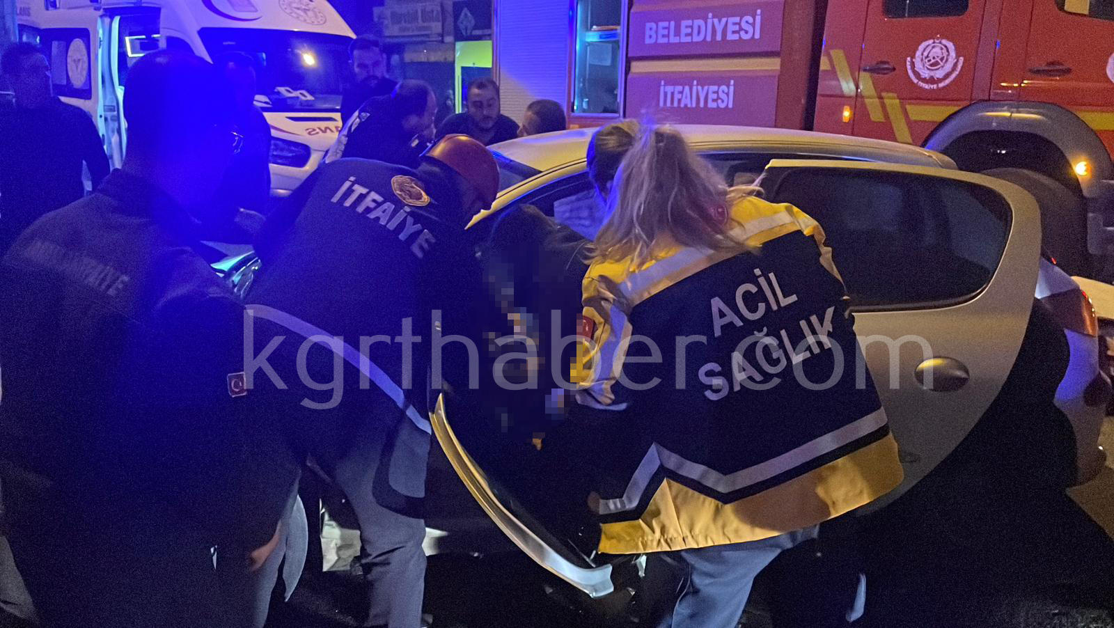 Karamanda Sikismali Kaza 2 Yarali15