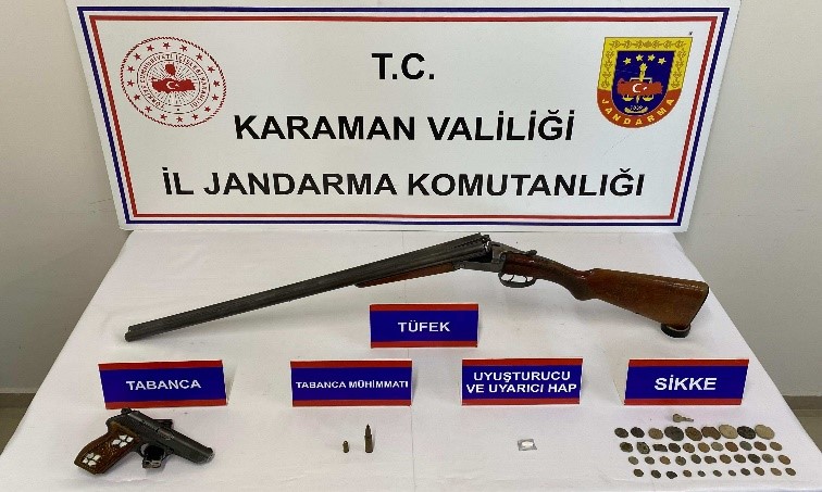Karamanda Tarihi Eserler Silahlar Ve Makaronlar Ele Gecirildi 7 Tutuklama (1)