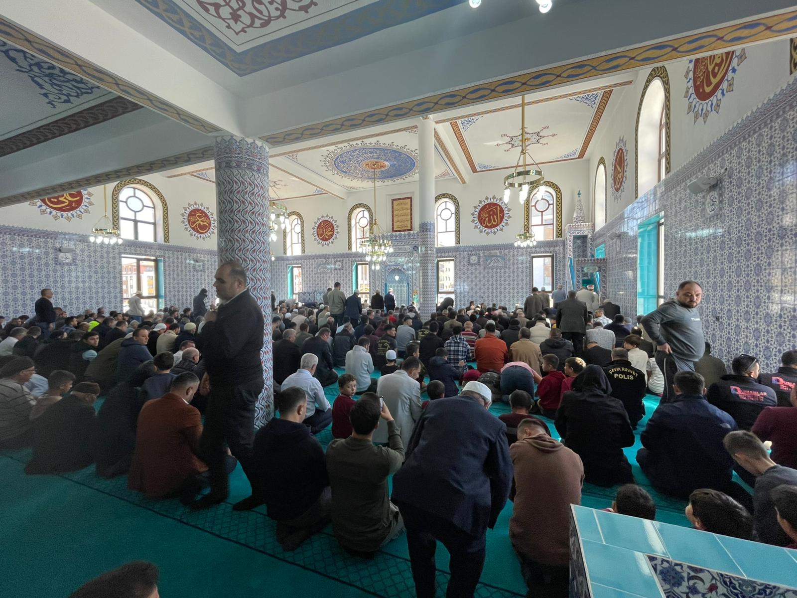 Karamanda Taser Camii Dualarla Acildi1