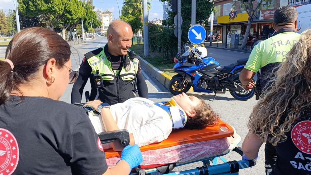 Kaza Yapip Yaralanan Genc Kizdan Trafik Polisine Kahvalti Sozu2