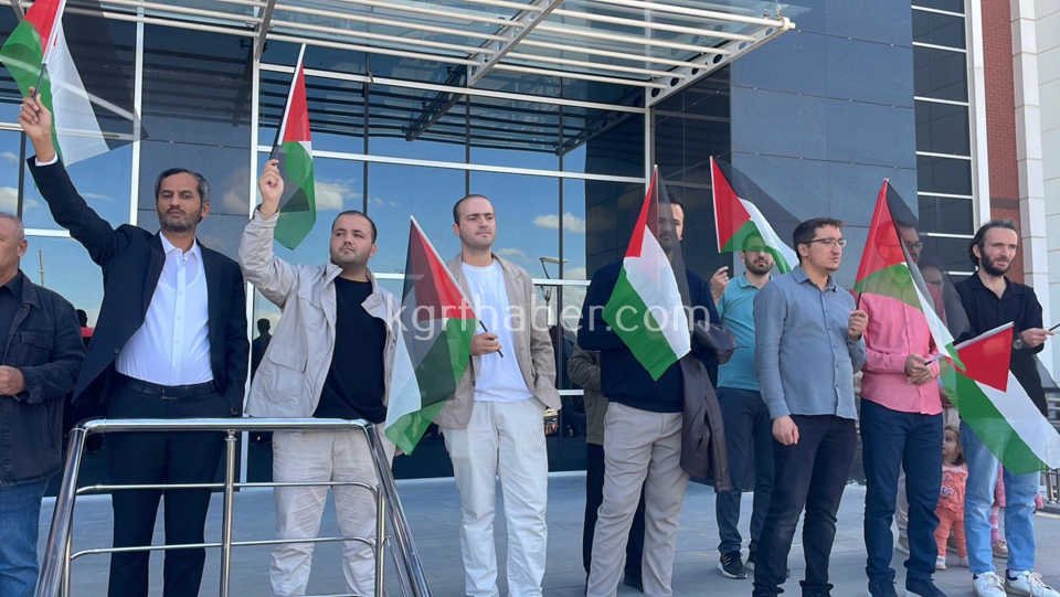 Kmude Gazze Icin Toplandilar Buradan Sumuda Selam Gonderiyoruz5