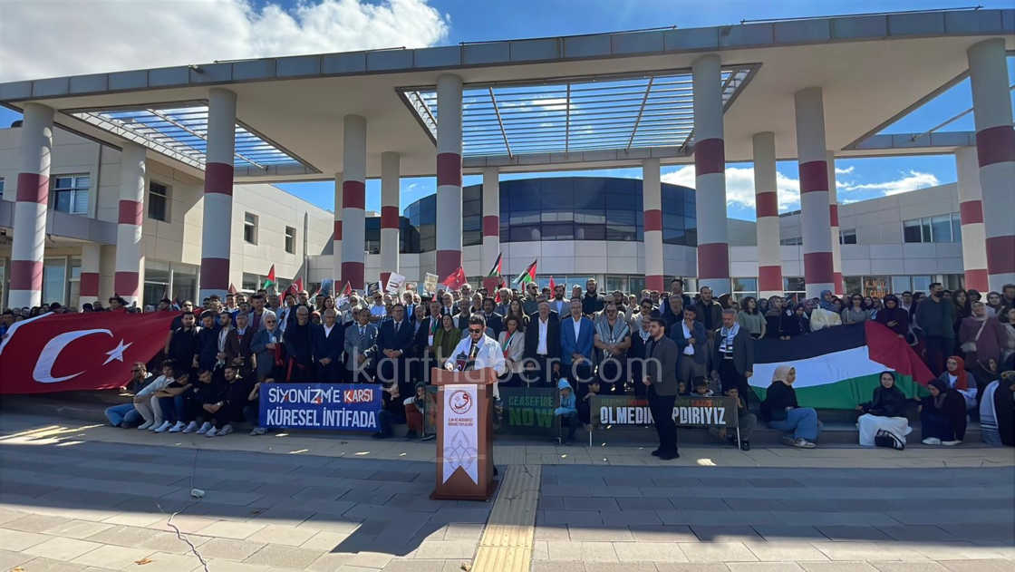 Kmude Ogrenciler Ve Akademisyenler Gazze Icin Yurudu13