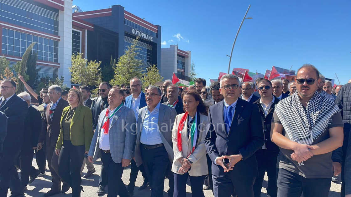 Kmude Ogrenciler Ve Akademisyenler Gazze Icin Yurudu2