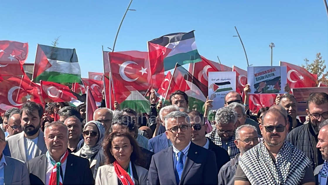 Kmude Ogrenciler Ve Akademisyenler Gazze Icin Yurudu3