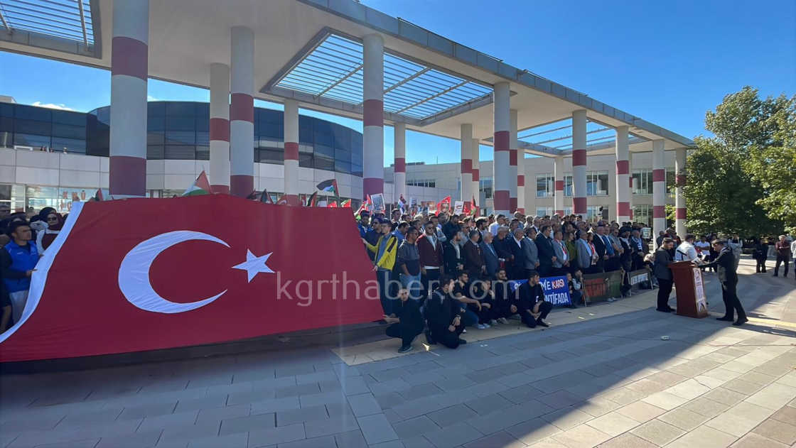 Kmude Ogrenciler Ve Akademisyenler Gazze Icin Yurudu9