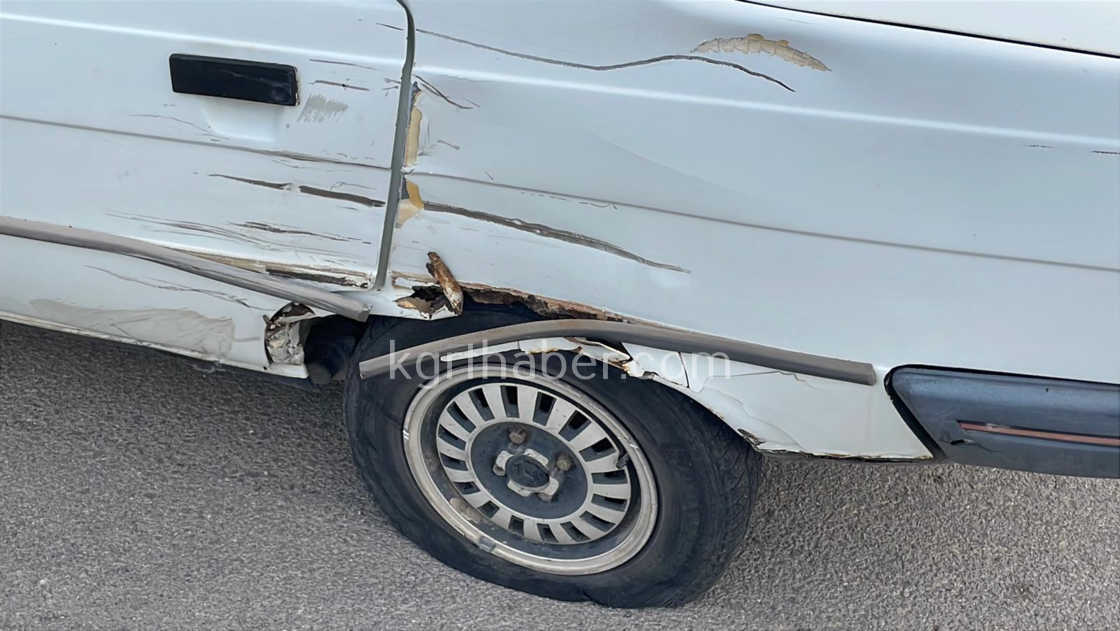 Motosikletle Otomobil Carpisti Maddi Hasar Olustu2