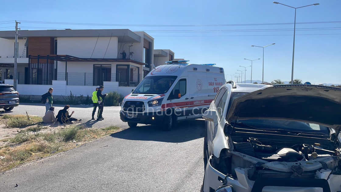 Ortalik Savas Alani Hafif Ticari Aracla Cip Carpisti 3 Yarali12