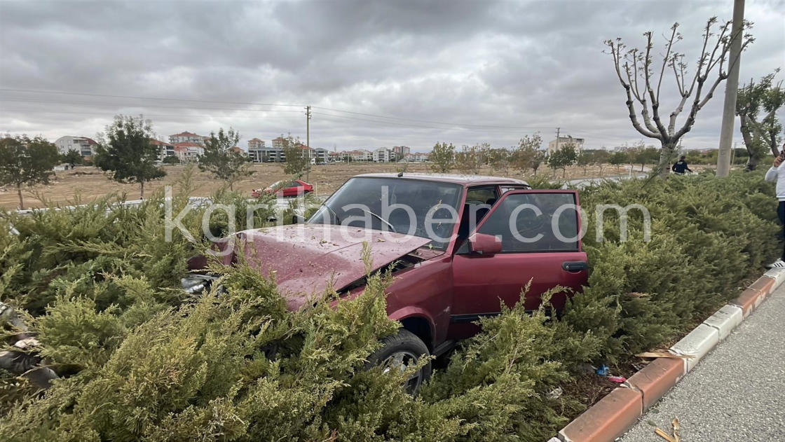 Otomobil Agaci Devirdi Baba Ve 3 Yasindaki Kizi Yarali6