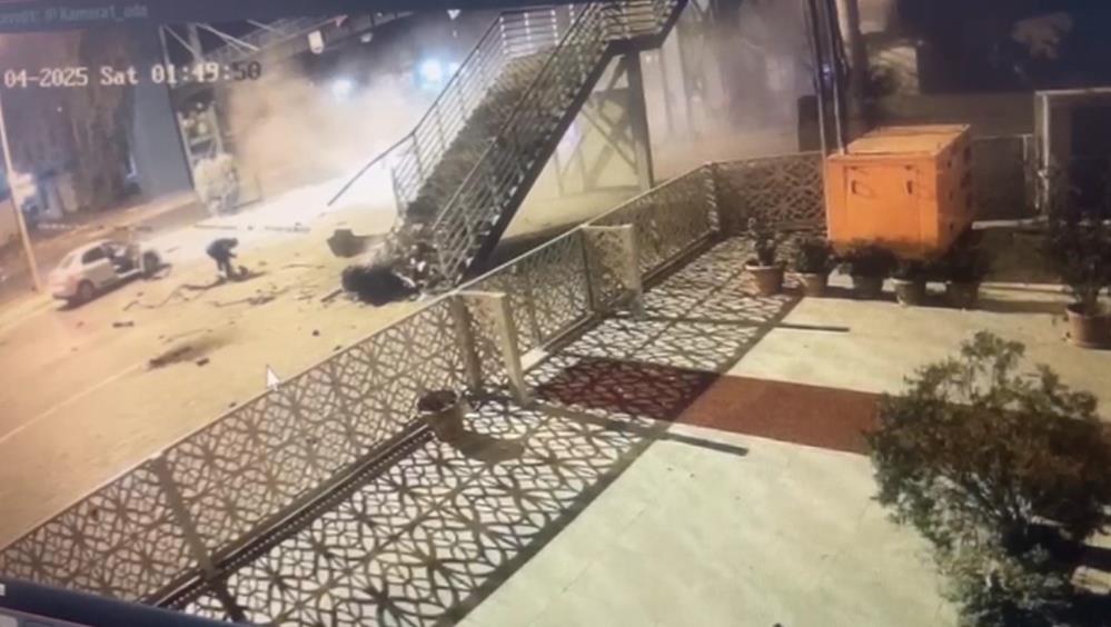 Otomobil Ust Gecide Carpti 1 Olu1