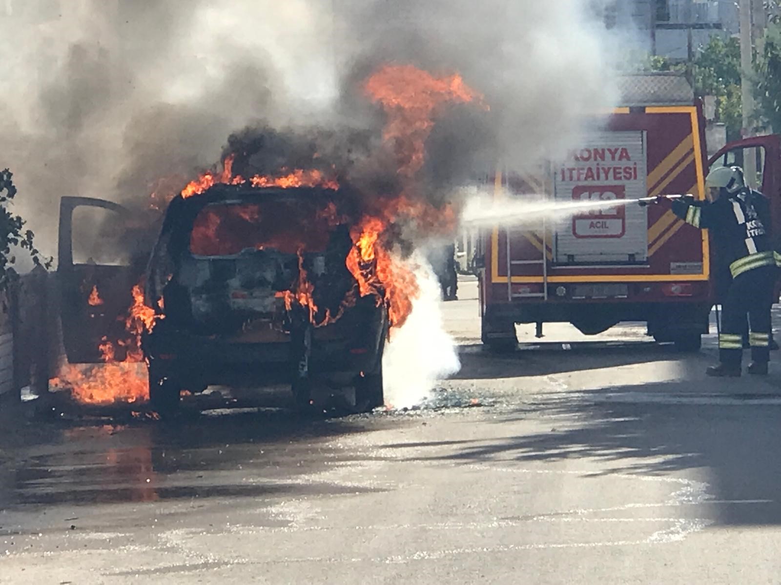 Park Halindeki Taksi Alev Topuna Dondu (1)