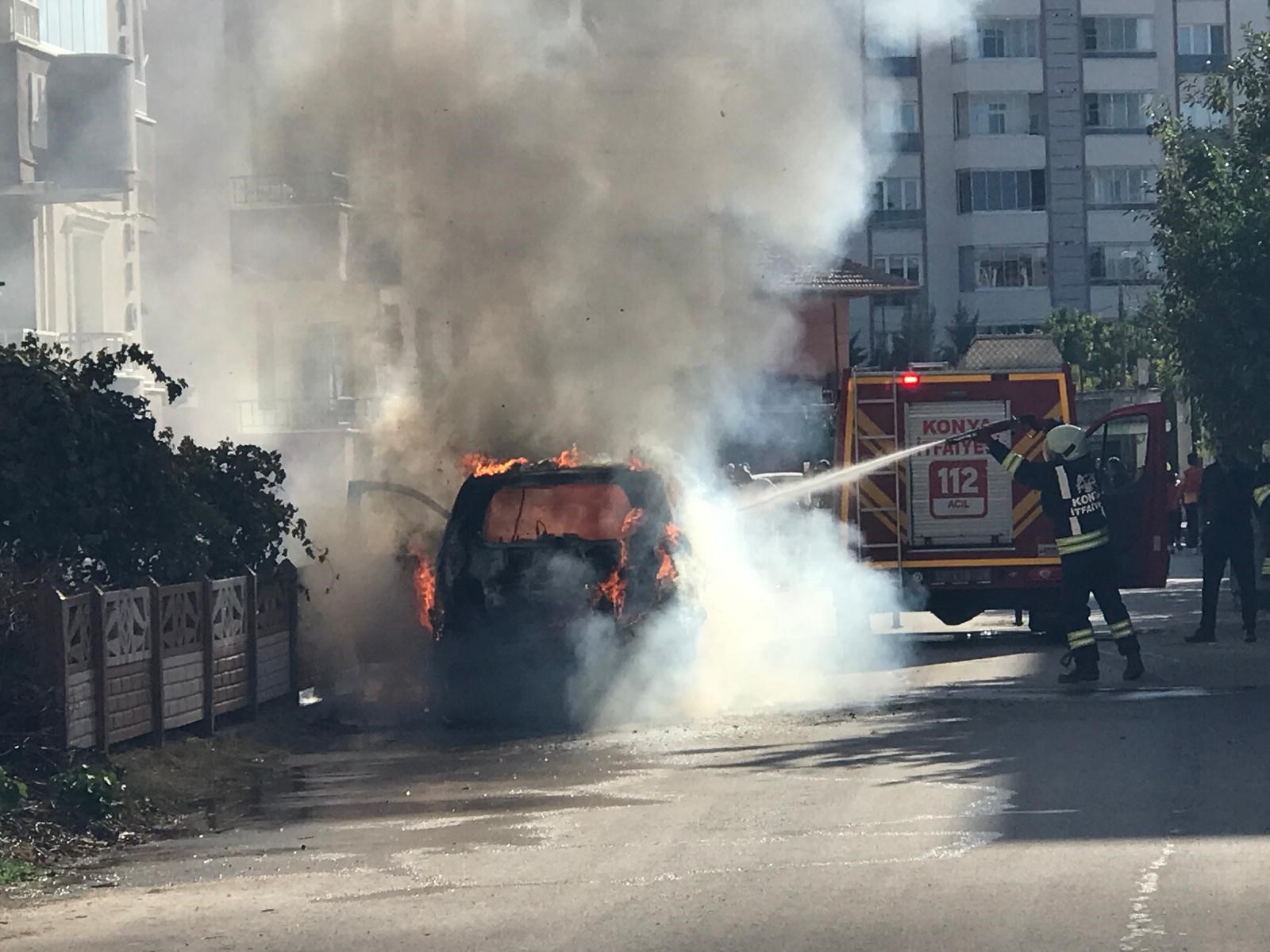 Park Halindeki Taksi Alev Topuna Dondu (2)