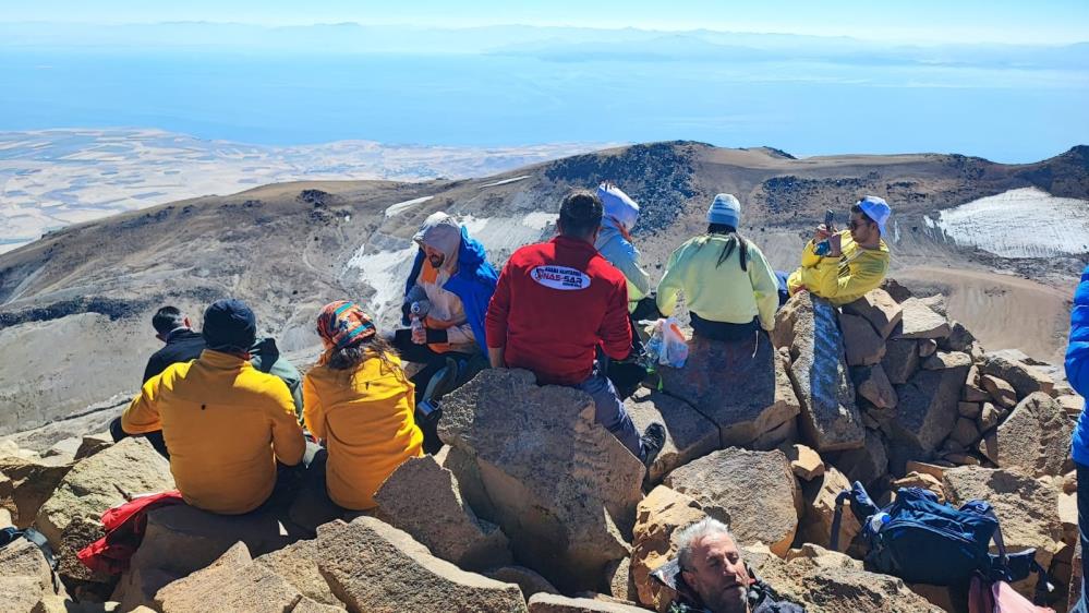 Vadi Doga Ekibi Suphan Daginda1