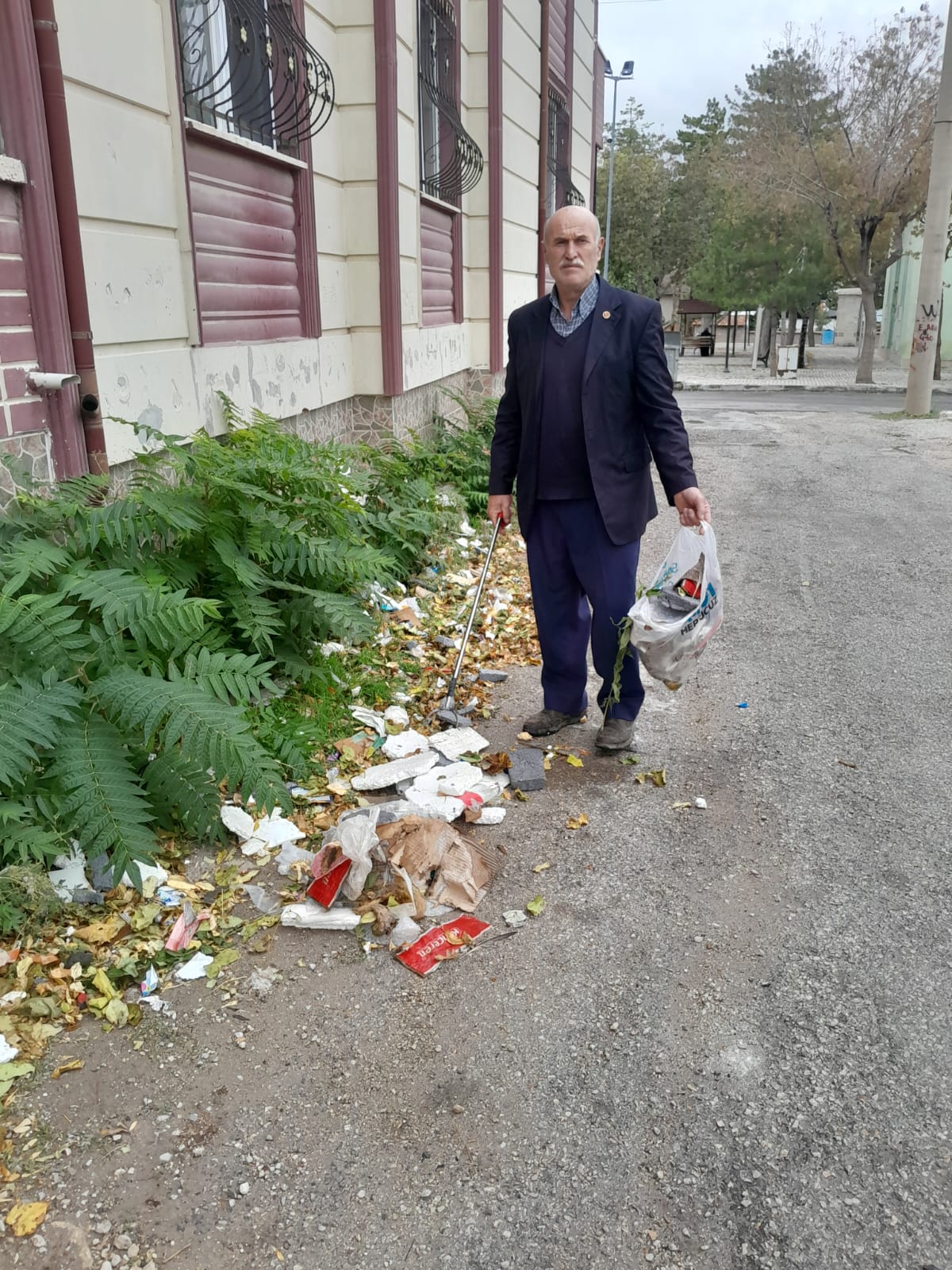 Vali Cicekliden Yilin Muhtarina Tesekkur (4)