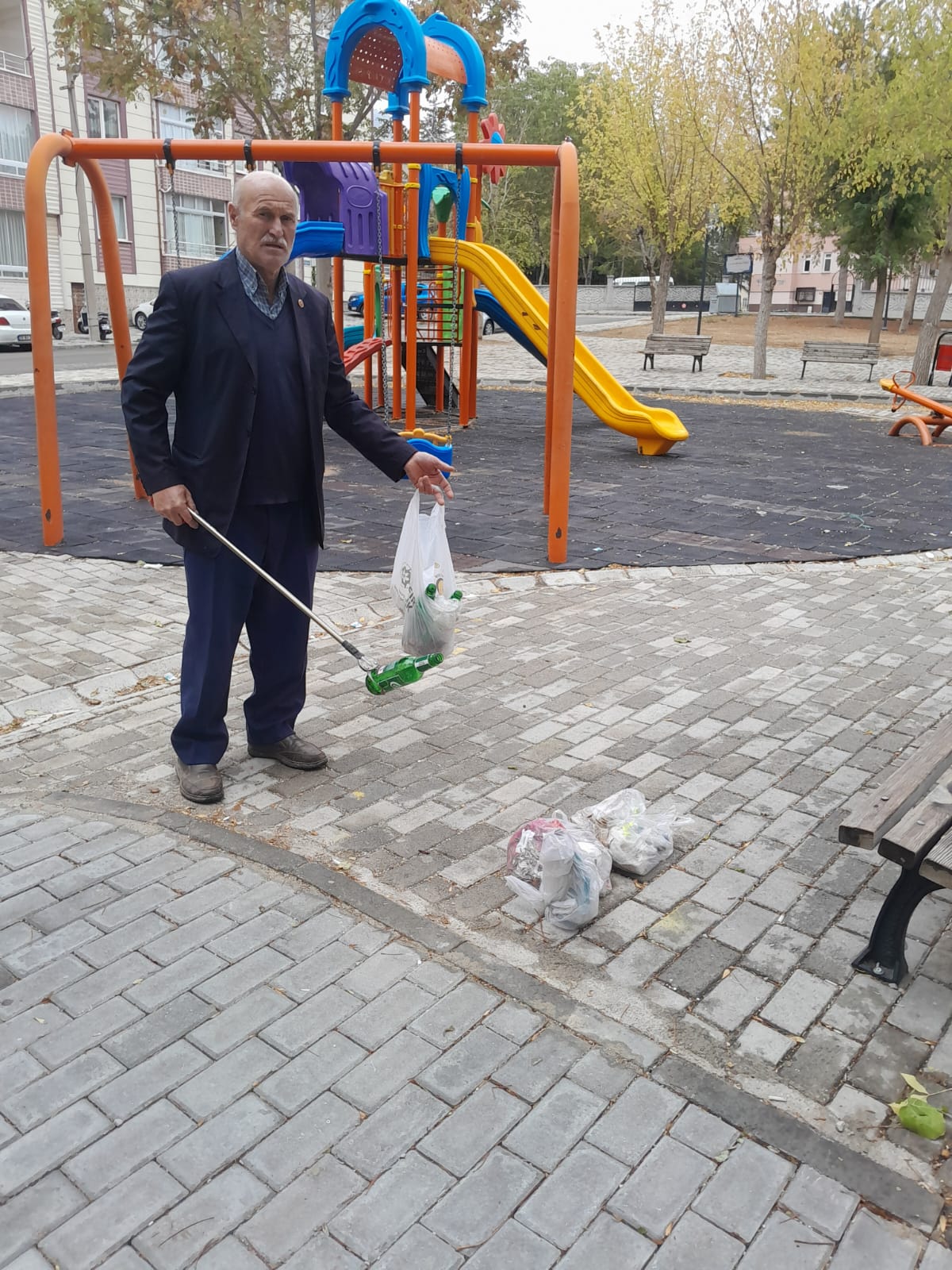 Vali Cicekliden Yilin Muhtarina Tesekkur (5)