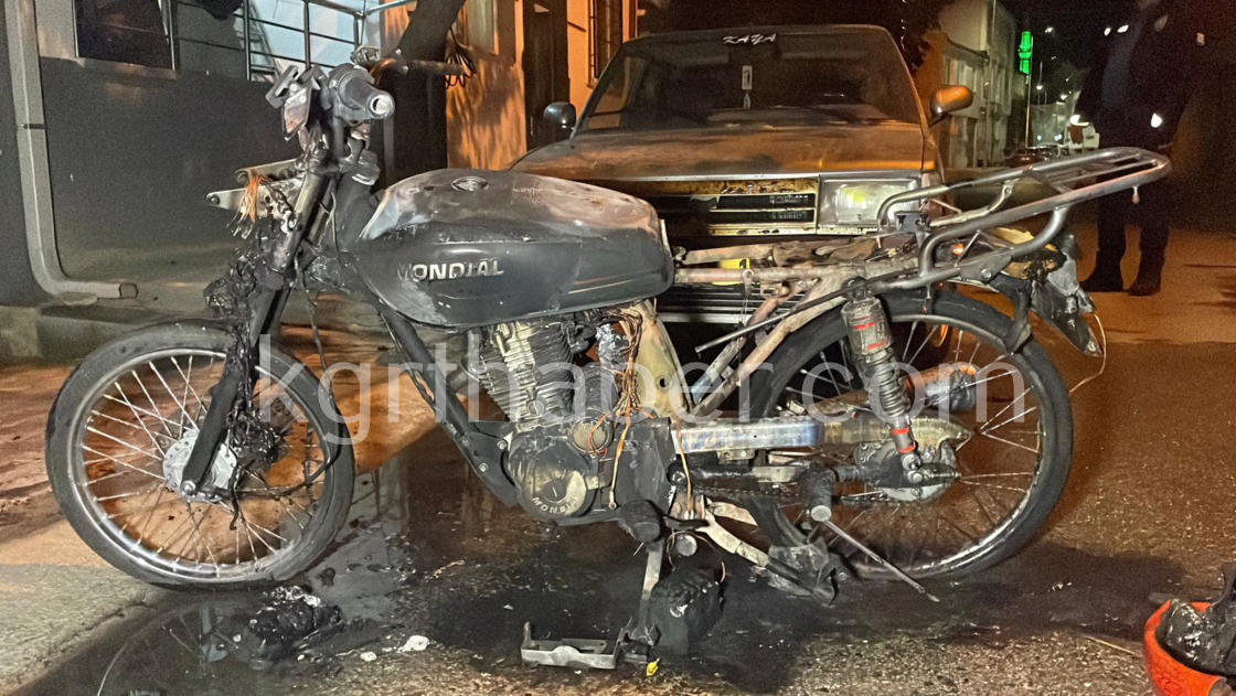 Yakarsin Yakamazsin Iddiasi Sonrasi Kendi Motorunu Atese Verdi1