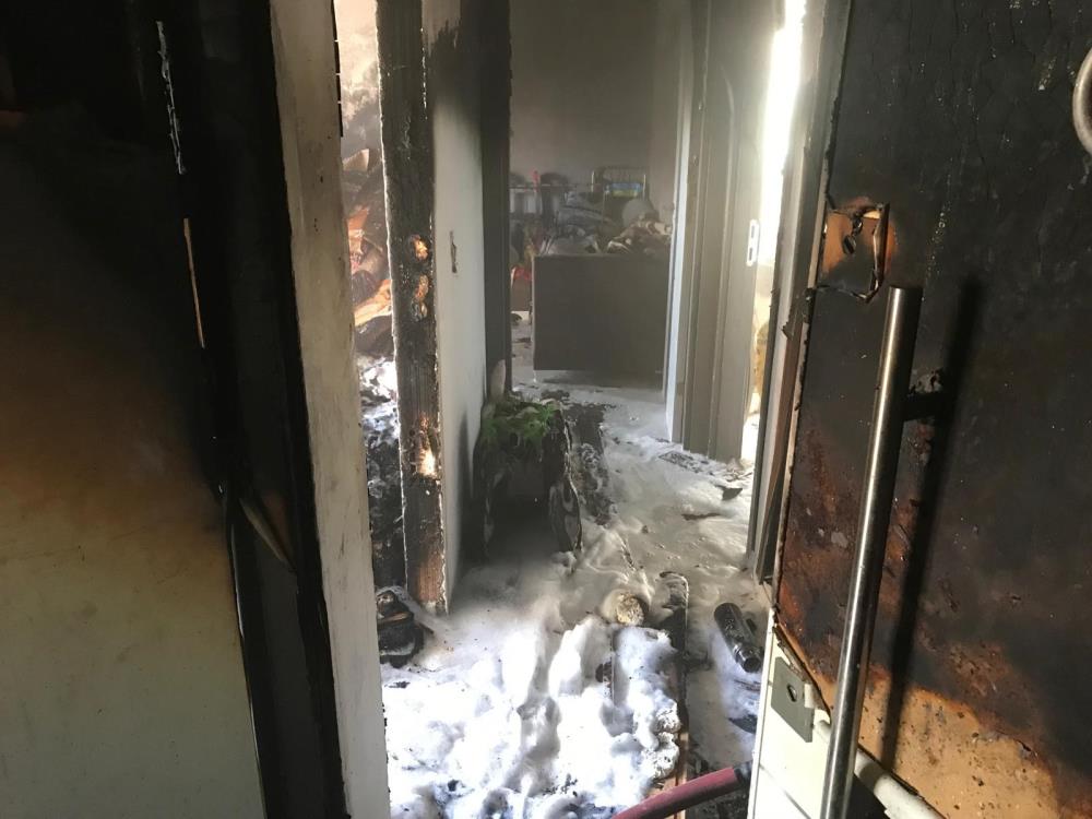 Apartman Dairesinde Yangin Panigi1