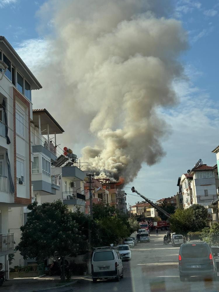 Daireyi Alevler Sardi 3 Cocugu Kurtardilar1