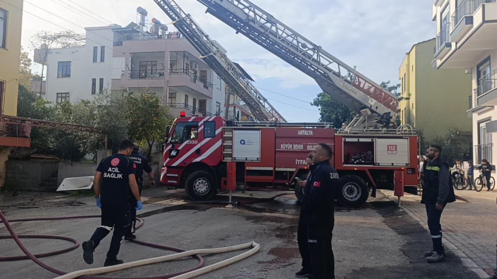 Daireyi Alevler Sardi 3 Cocugu Kurtardilar2