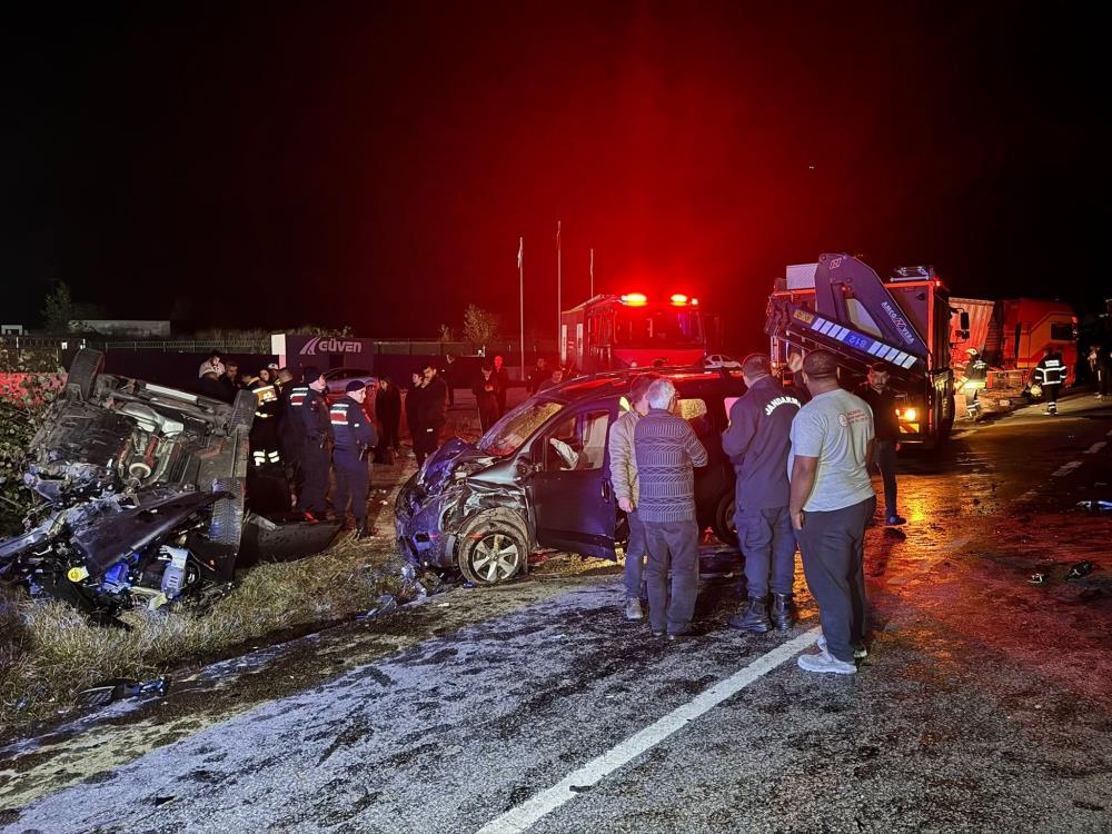 Feci Zincirleme Kaza Olu Ve Yaralilar Var1