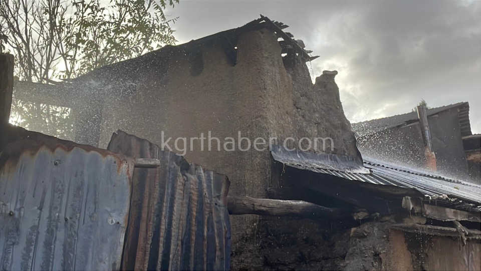 Itfaiye Kerpic Binaya Sicrayan Yangini Buyumeden Sondurdu15