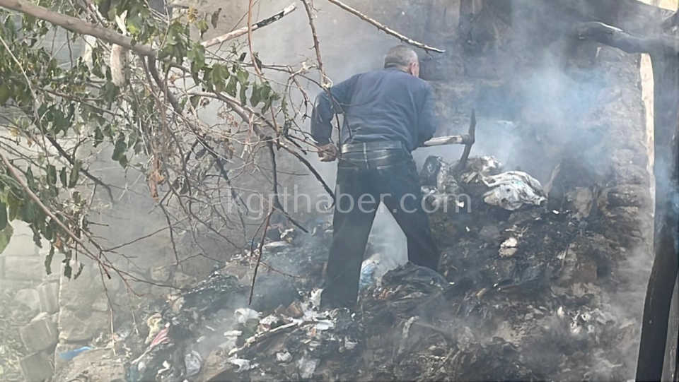 Itfaiye Kerpic Binaya Sicrayan Yangini Buyumeden Sondurdu8