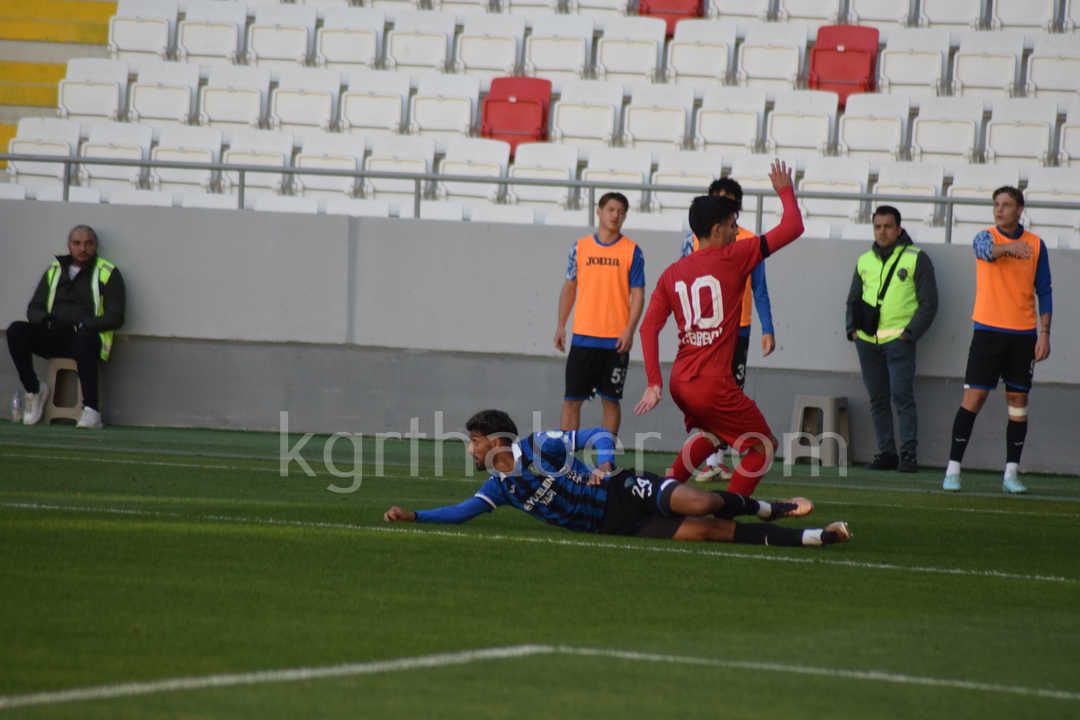 Karaman Fk Kendi Evinde 1 1 Berabere Kaldi13