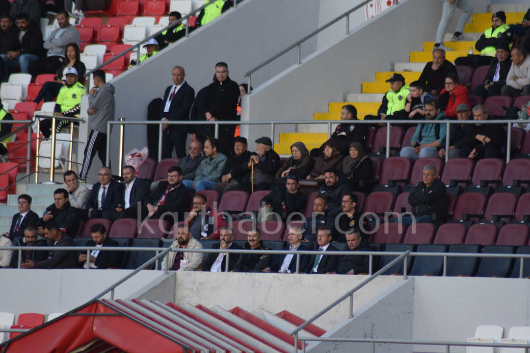 Karaman Fk Kendi Evinde 1 1 Berabere Kaldi16