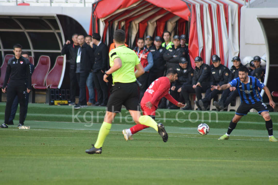 Karaman Fk Kendi Evinde 1 1 Berabere Kaldi4