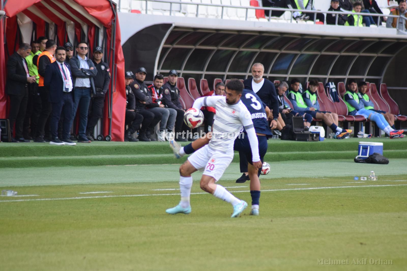 Karaman Fk Ligdeki Ilk Galibiyetini Aldi (1)