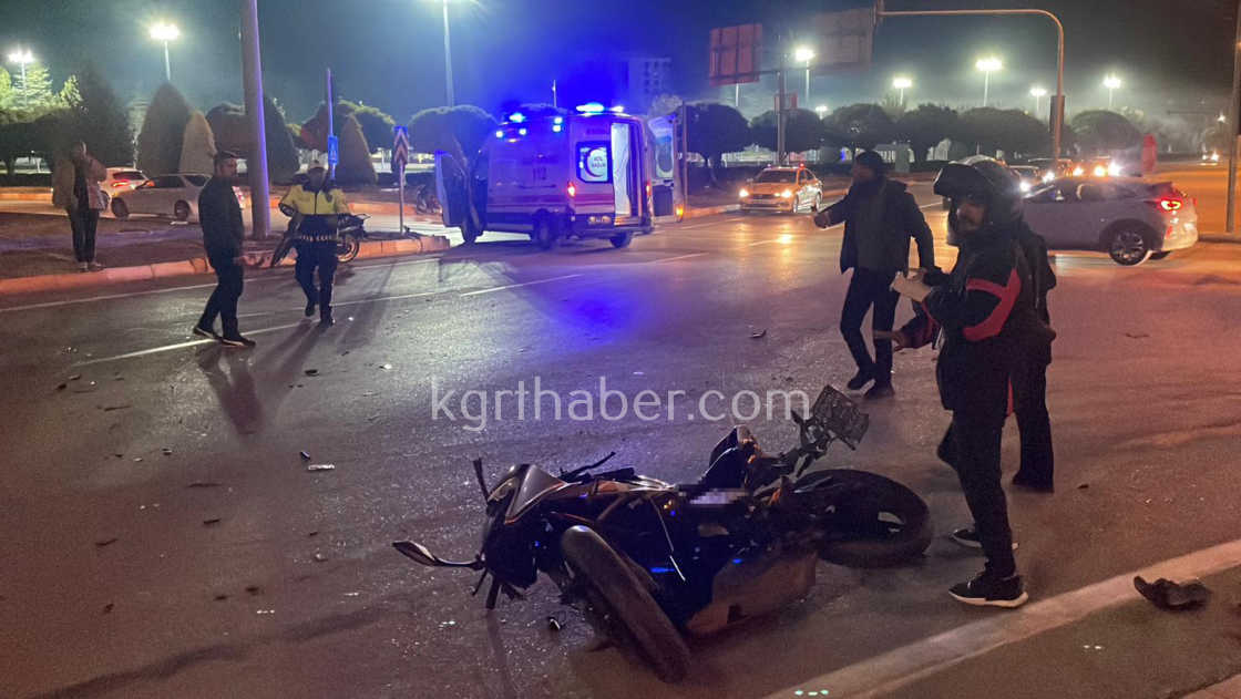 Karaman Otogar Kavsaginda Kaza 19 Yasindaki Genc Yarali0