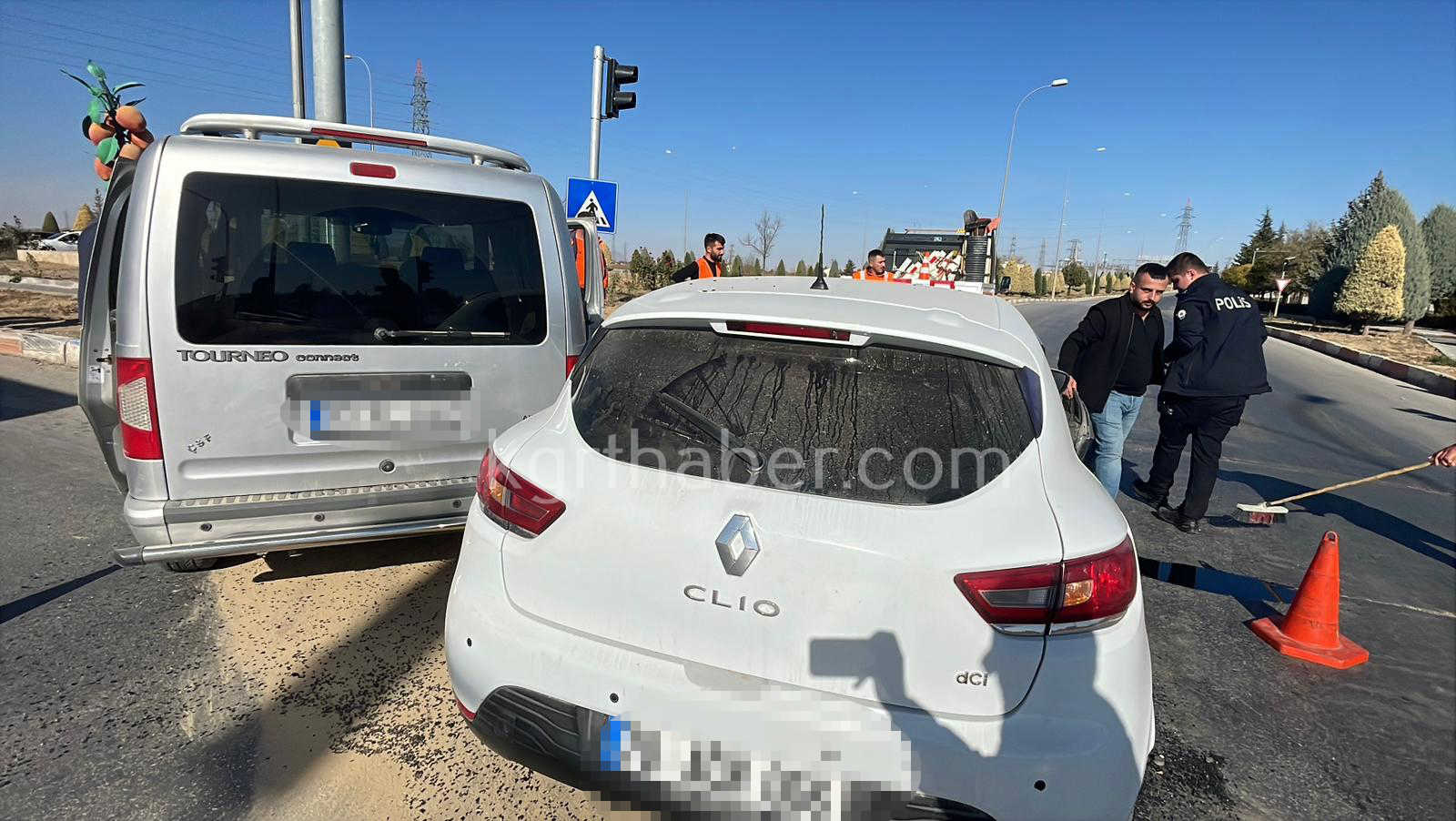 Karaman Otogar Kavsaginda Kaza 3 Yarali6