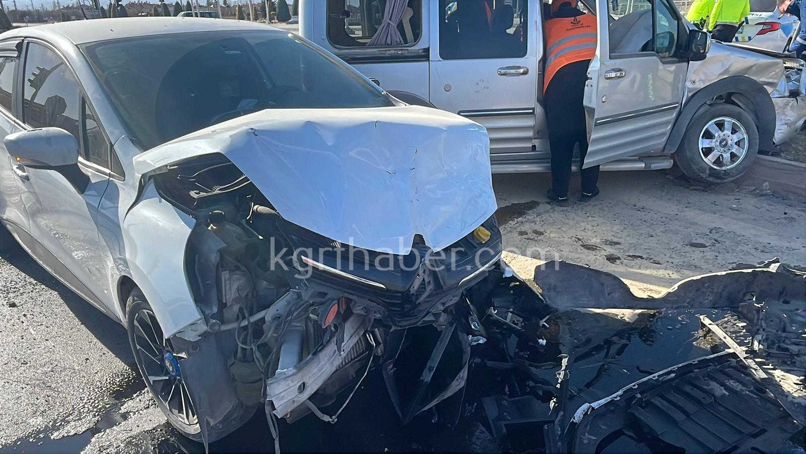 Karaman Otogar Kavsaginda Kaza 3 Yarali8