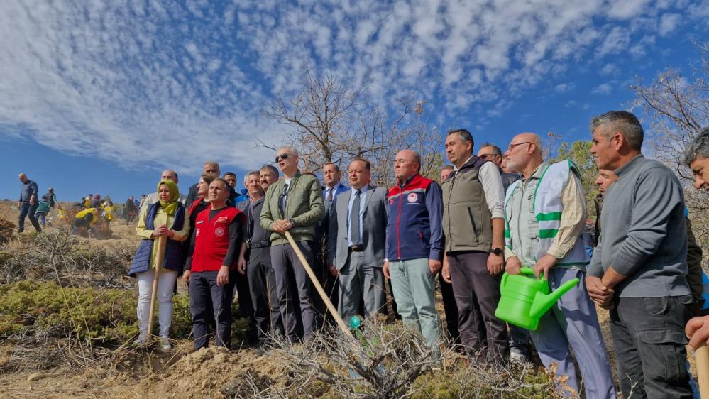 Karamanda 5 Bin Fidan Toprakla Bulusturuldu (4)