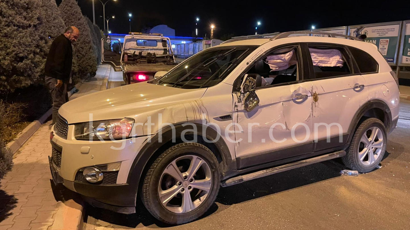 Karamanda Carpisan Suv Araclardan Biri Devrildi 2 Yarali3