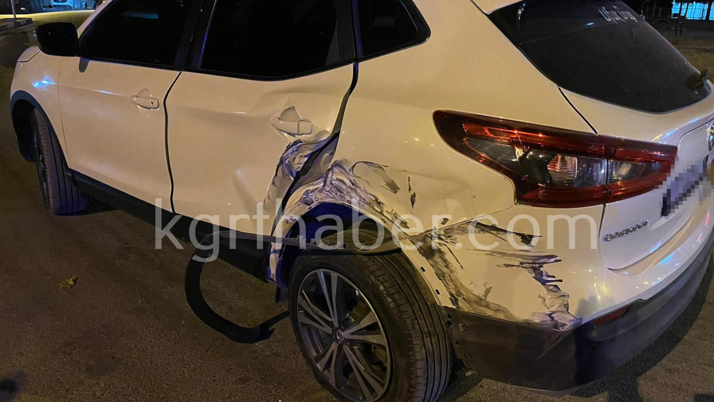 Karamanda Carpisan Suv Araclardan Biri Devrildi 2 Yarali5