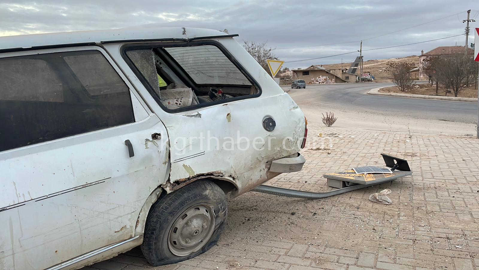 Karamanda Dolmusla Carpisan Otomobil Kaldirima Cikti 2 Yarali1