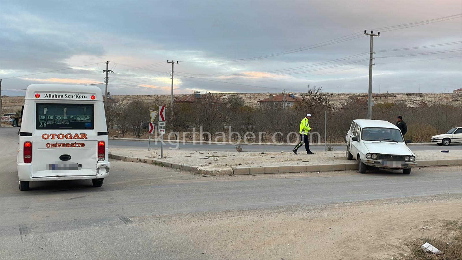 Karamanda Dolmusla Carpisan Otomobil Kaldirima Cikti 2 Yarali8