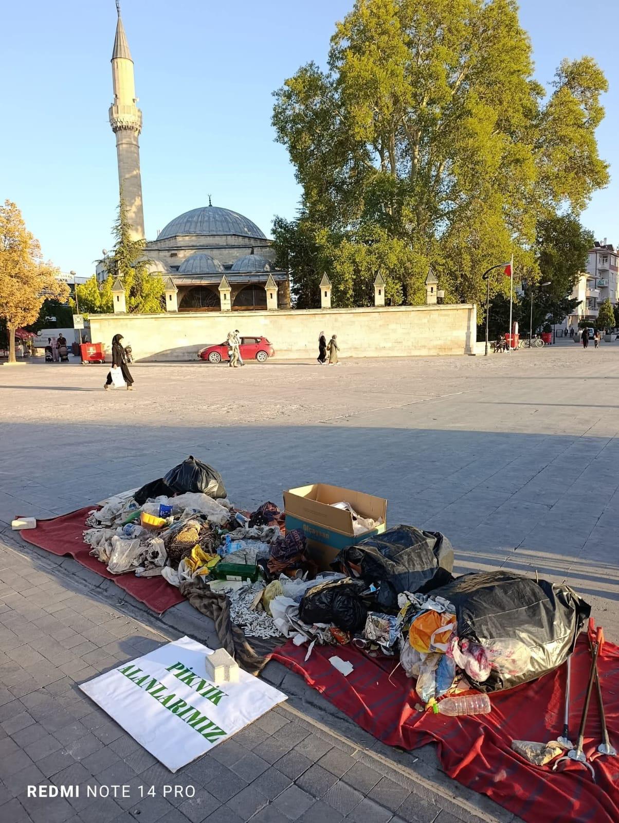 Karamanda Eli Opulecek Adami Buldum O Bir Temizlik Oncusu (3)