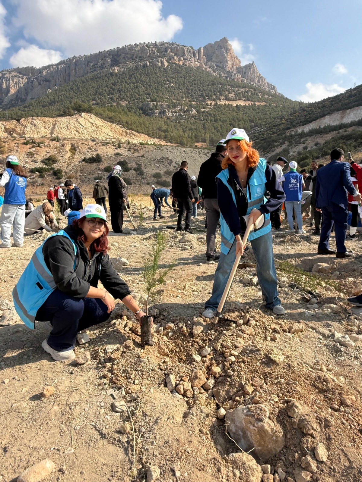 Karamanda Genc Eller Gelecege Nefes Oldu (8)